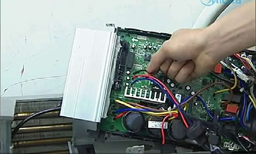 万山美的空调电话是多少